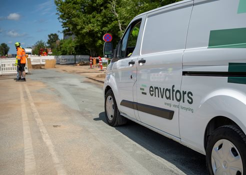 2026 05 20 Servicebil Fra Envafors Holder Ved Et Vejarbejde Envafors