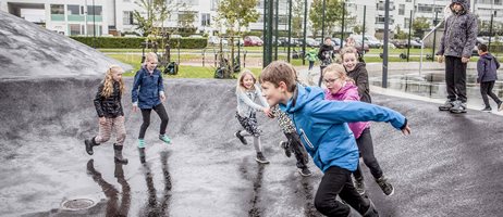 Kokkedal_28_Boern i bassin.jpg