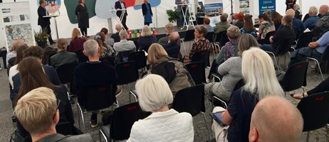 Panel og deltagere på Klimafolkemøde 4. september.jpg