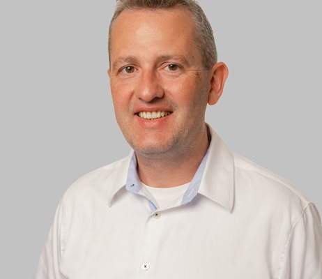 Jens Grå Baggrund Web