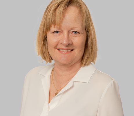 Helle K A Grå Baggrund Web